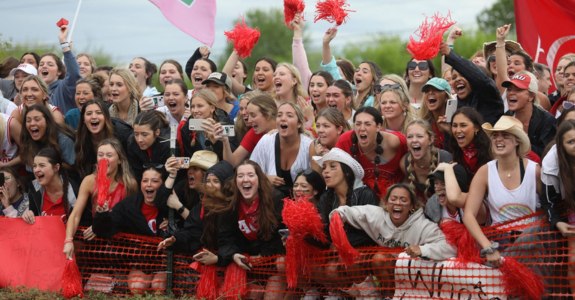 greekweek_tug