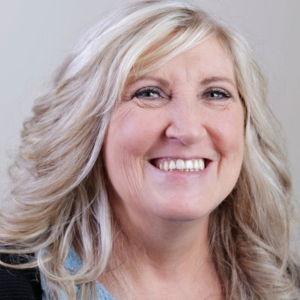 Headshot of Lisa Winsett