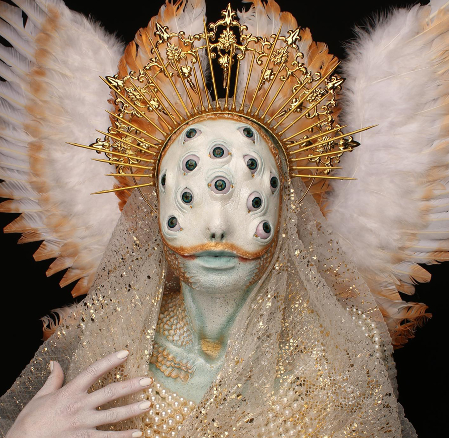 Elizabeth ‘Lizzy’ Truscott's Make-Up Art with many eyes and wings.